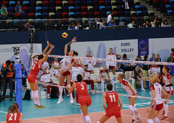 Voleybolçularımız çempionata məğlubiyyətlə başladı
